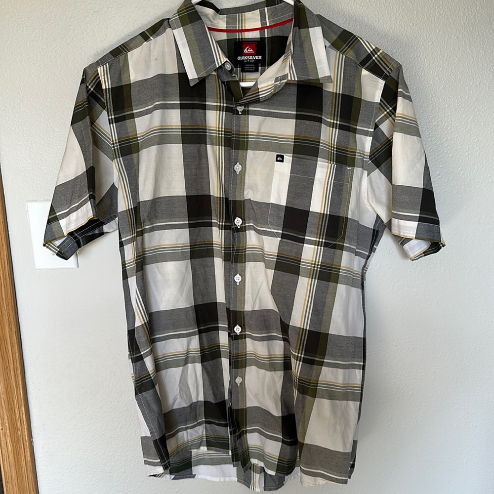 Men’s Quicksilver button down shirt size s